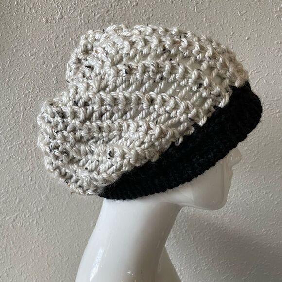 Unbranded Accessories - Loose Knit Crochet Hat EUC 